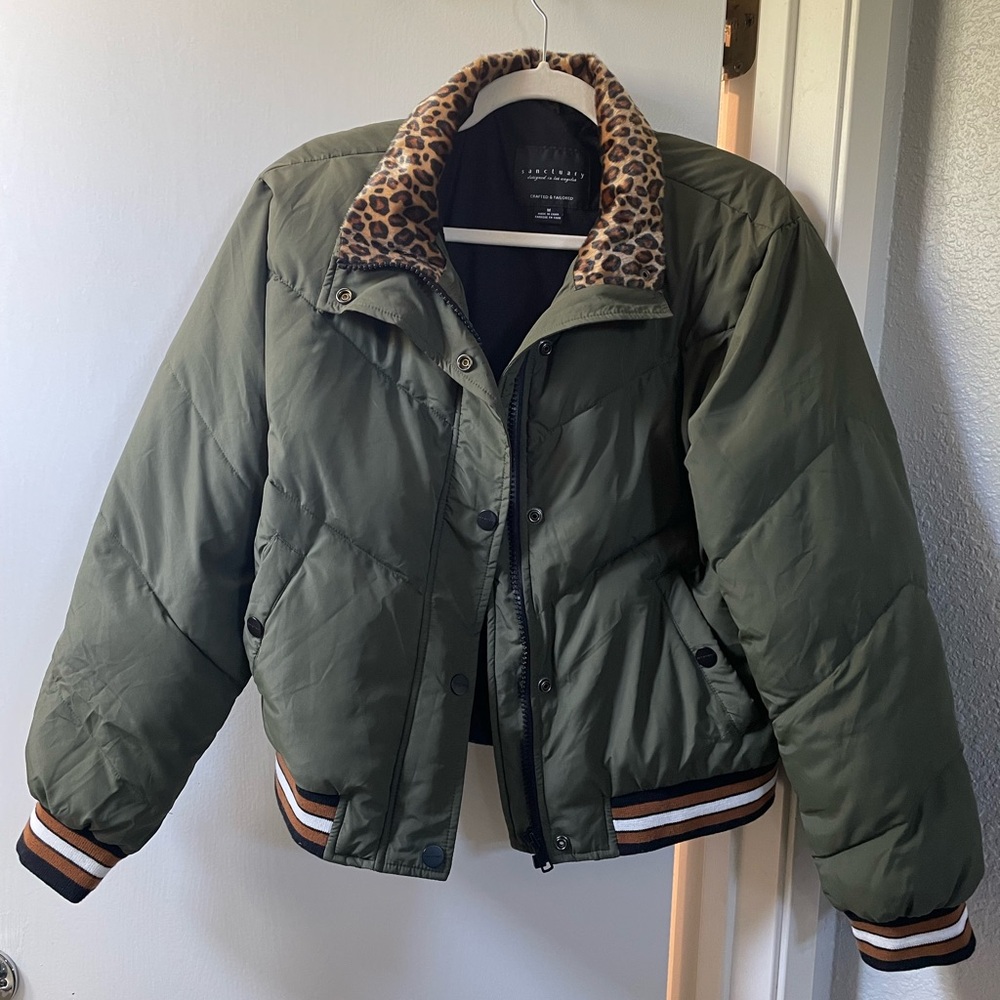 Sanctuary Olive Green Puffer Jacket with Leopard Print Collar